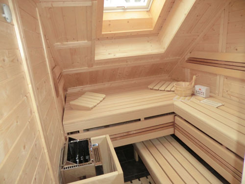 Sauna mit Dachschräge