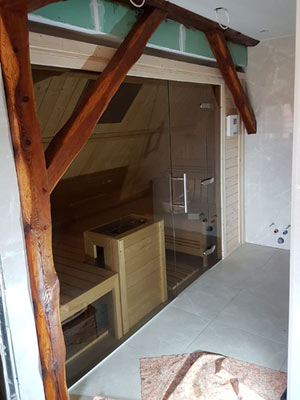 Ma-Sauna mit Glasfront